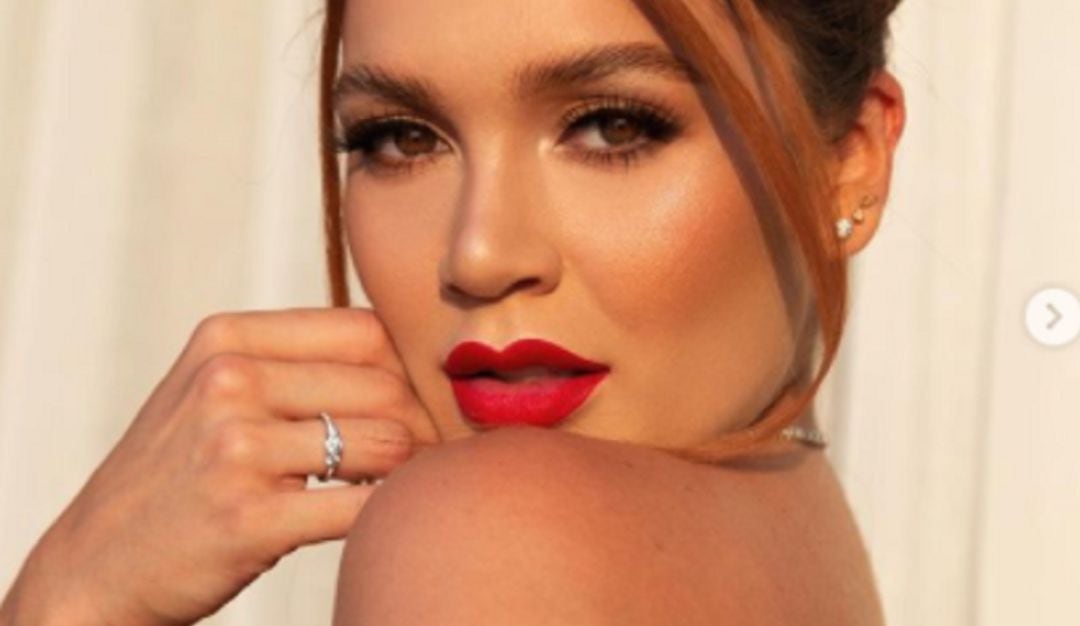 Como toda una diosa, así brilló Lina Tejeiro en vestido rojo