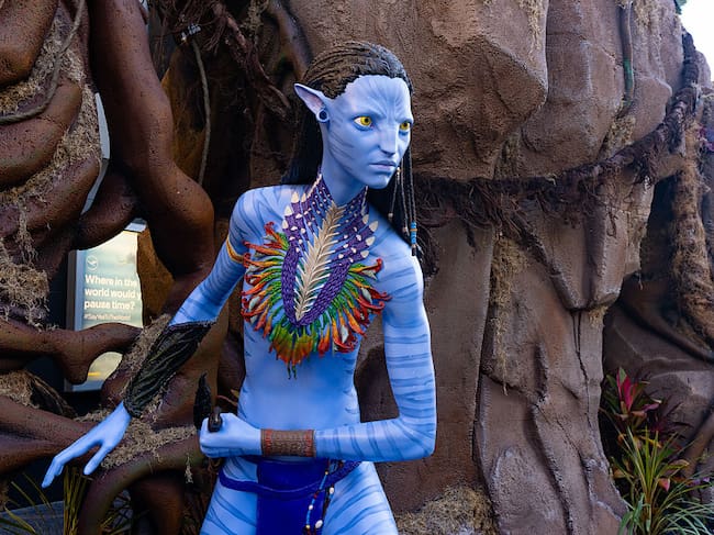 HOLLYWOOD, CA - NOVEMBER 26: General views of 'Avatar' Na'vi characters Jake Sully and Neytiri on the red carpet setup for the premiere of 'Avatar: Fire and Ash' at the Dolby Theatre on November 26, 2025 in Hollywood, California. (Photo by AaronP/Bauer-Griffin/GC Images)