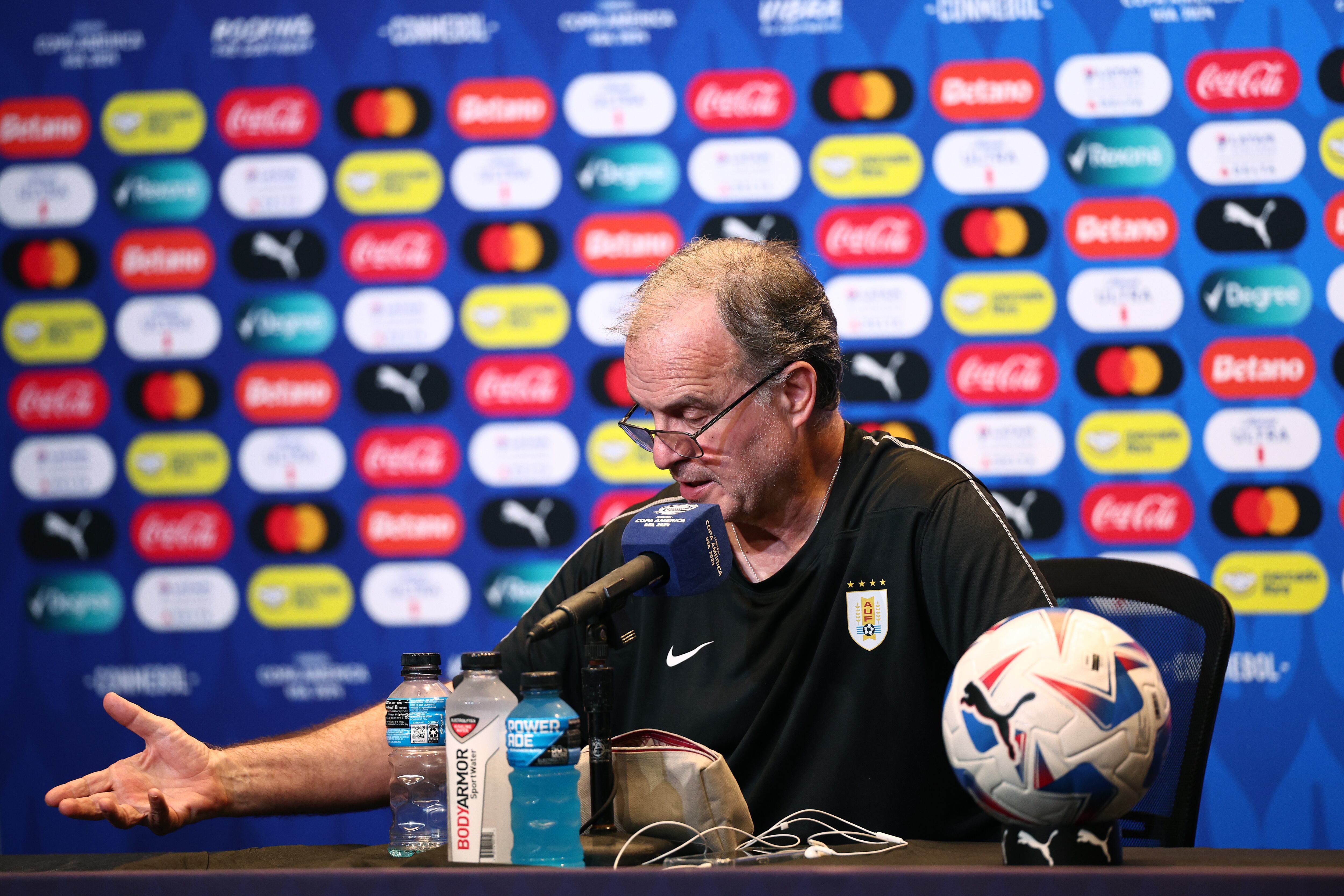 Marcelo Bielsa, director técnico de Uruguay.  (Photo by Jared C. Tilton/Getty Images)