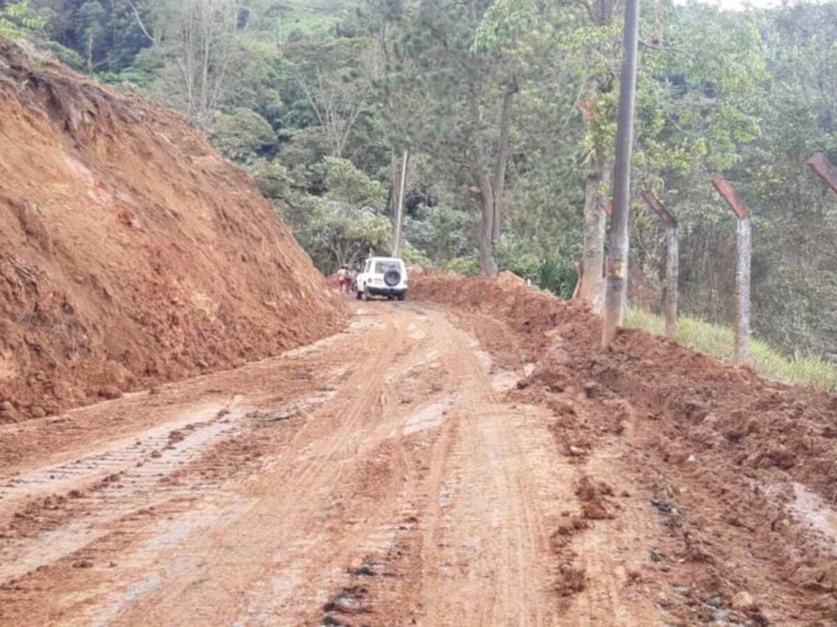 Graves afectaciones en diez vías del departamento de Risaralda