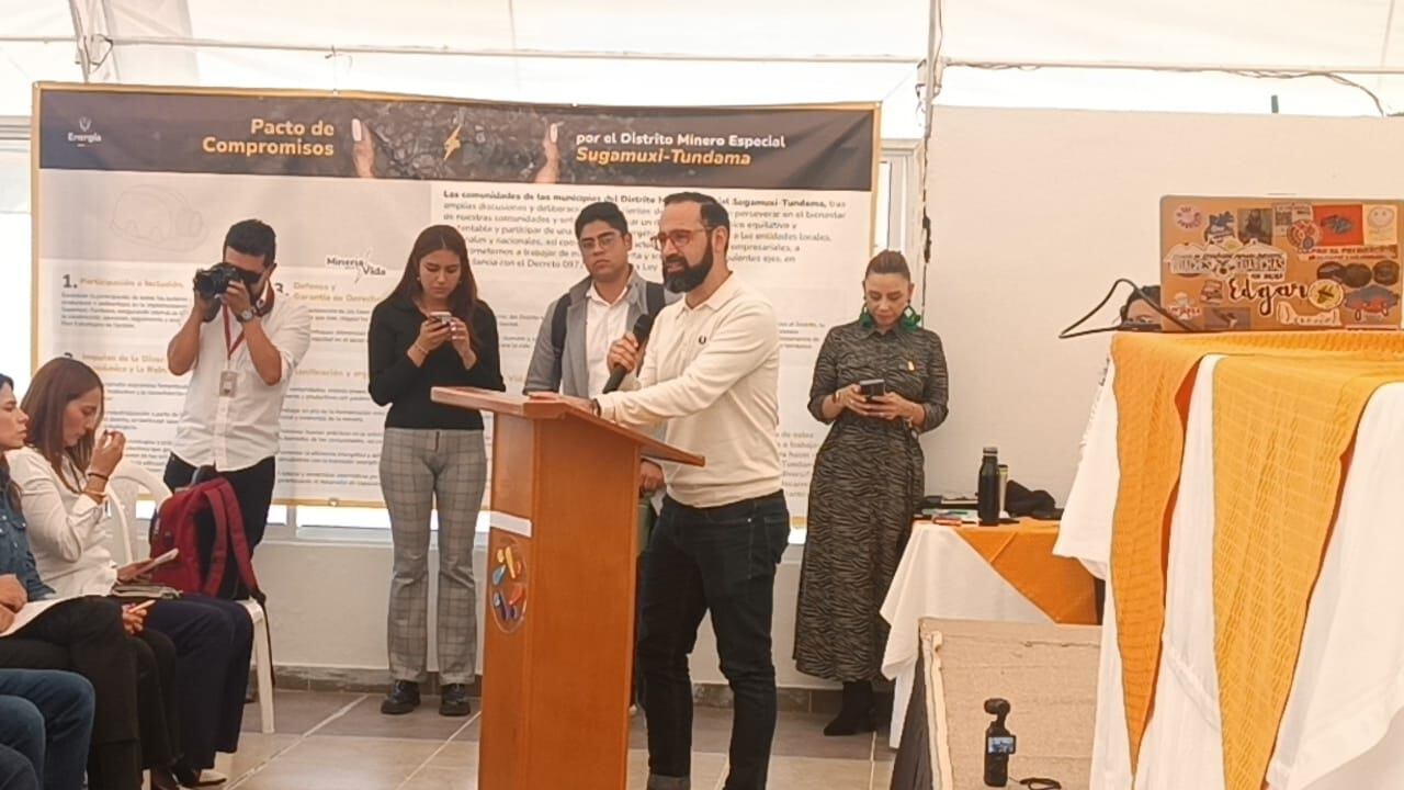 El ministro de Minas y Energía, Andrés Camacho, llevó a cabo en Paipa el lanzamiento del Distrito Minero para Tundama-Sugamuxi / Foto: Caracol Radio.