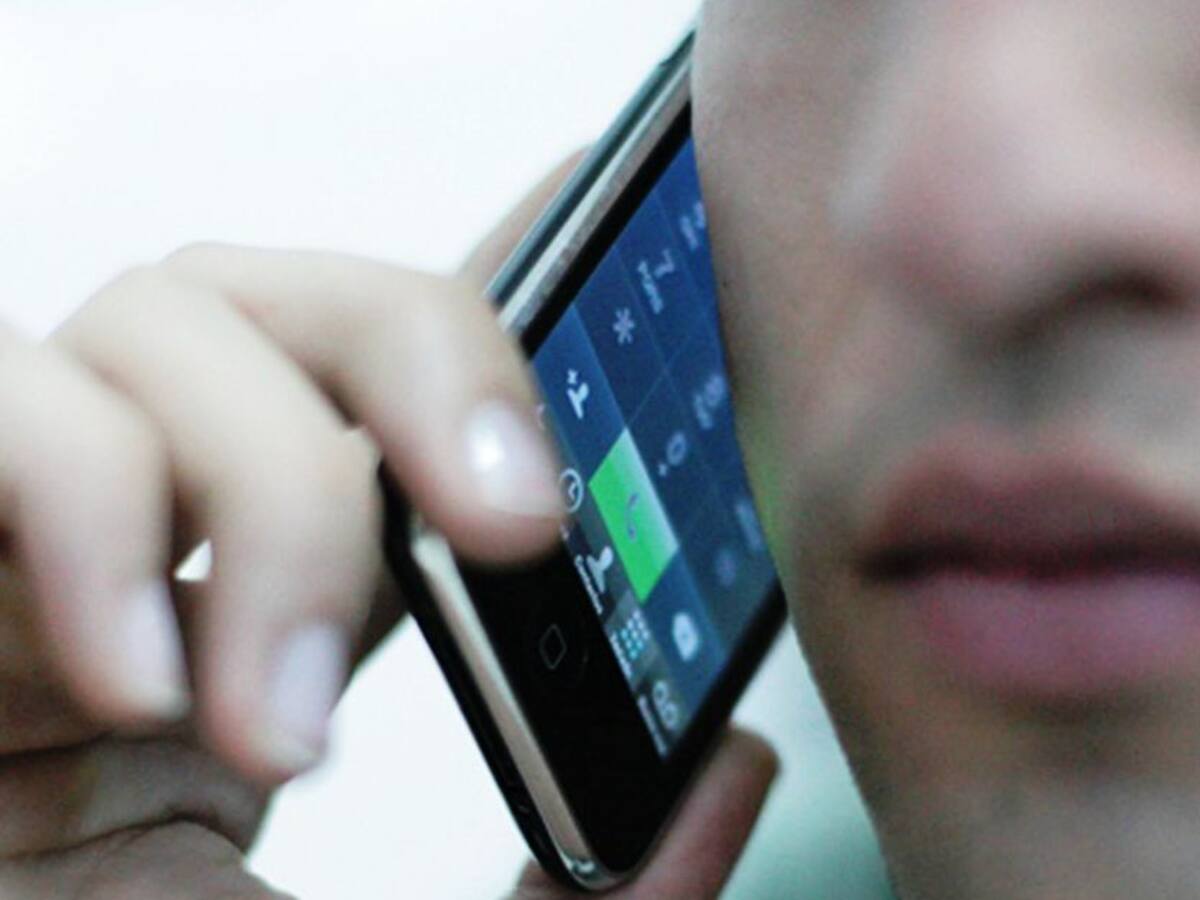 Ordenan reconexión del celular a un usuario que le cortaron el servicio