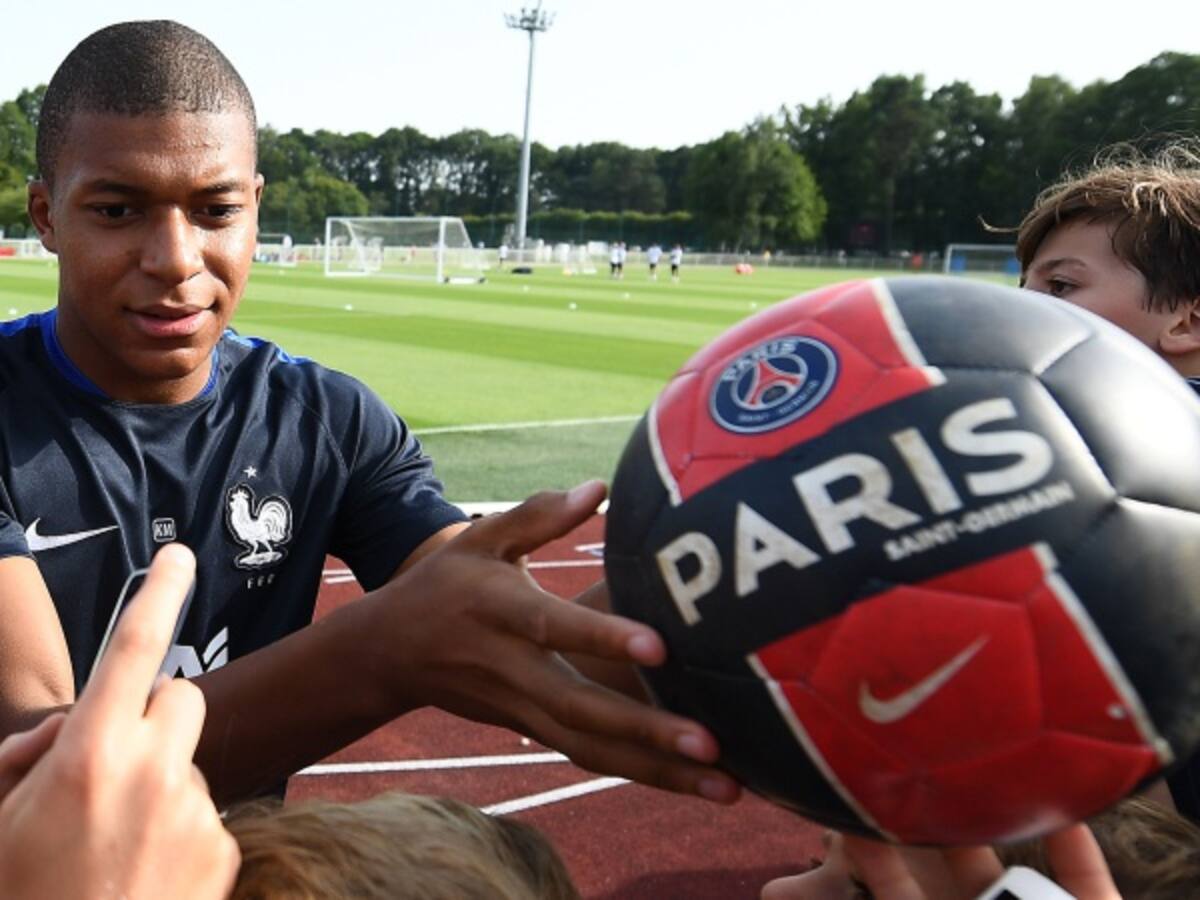 Llegada de Mbappé al PSG "debería hacerse oficial hoy"
