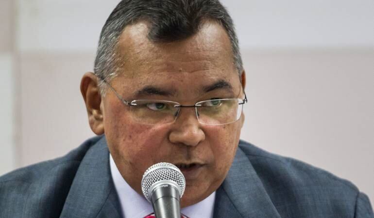 Autoridades persiguen bandas ilegales en trámites gubernamentales