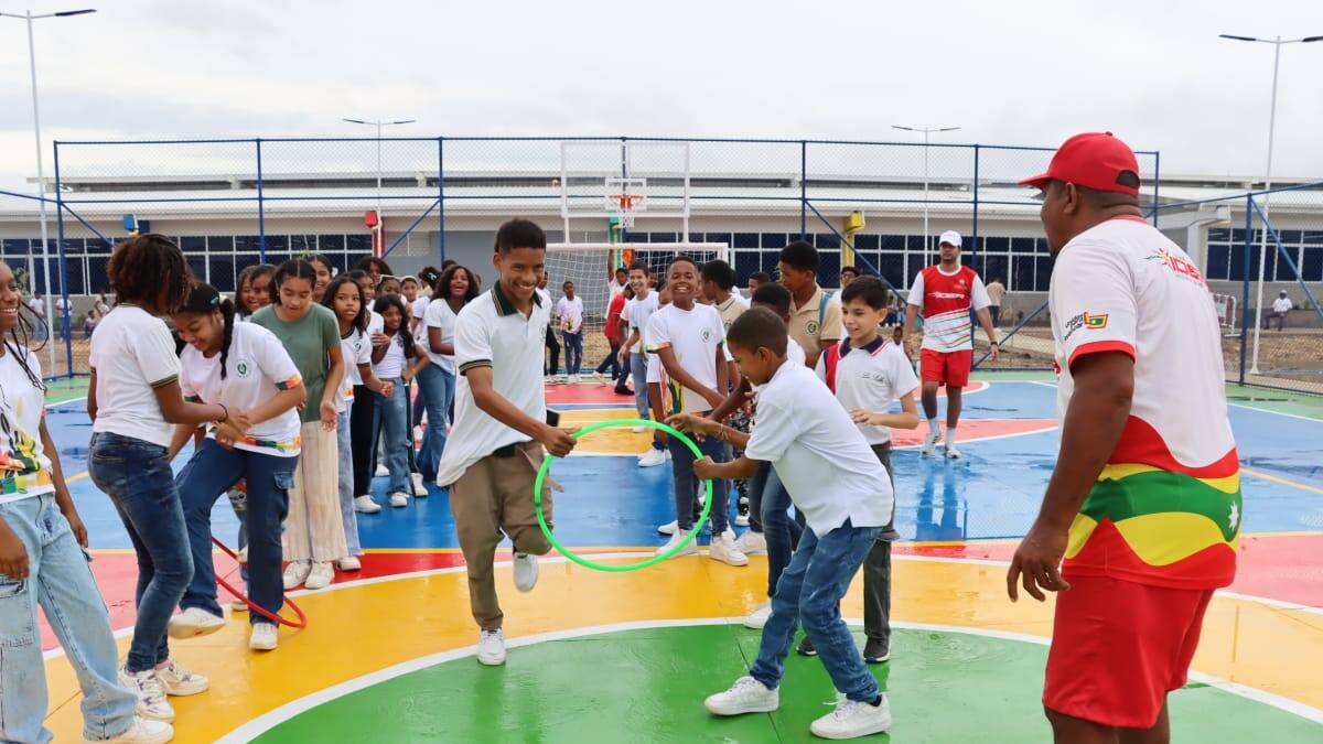 Alumnos de la Institución Etnoeducativa Tierra Baja, beneficiados con recreación y deporte
