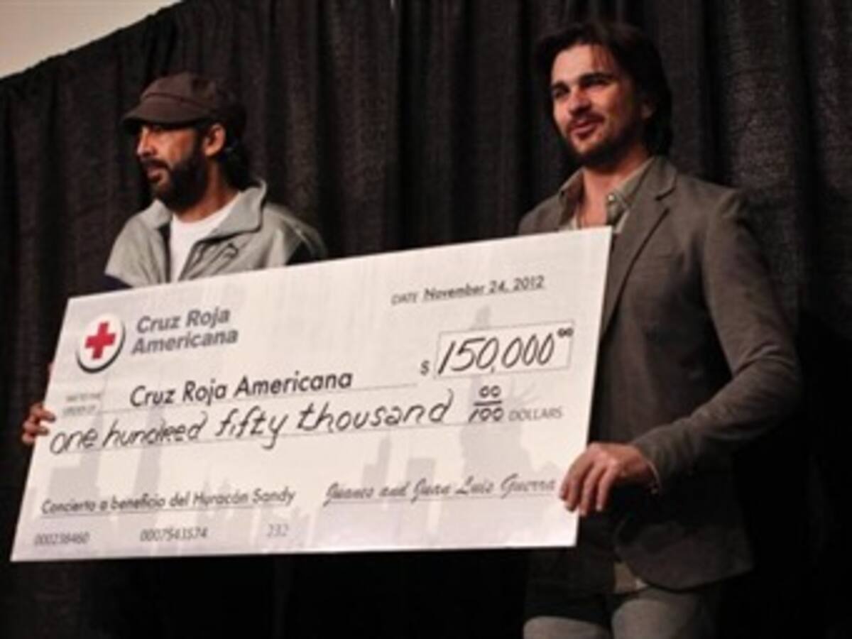 Juanes y Juan Luis Guerra donan dinero a la Cruz Roja para víctimas "Sandy"