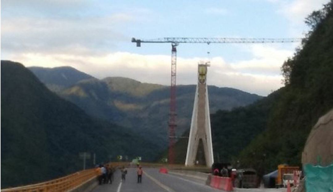 Puente Chirajara vía al Llano 