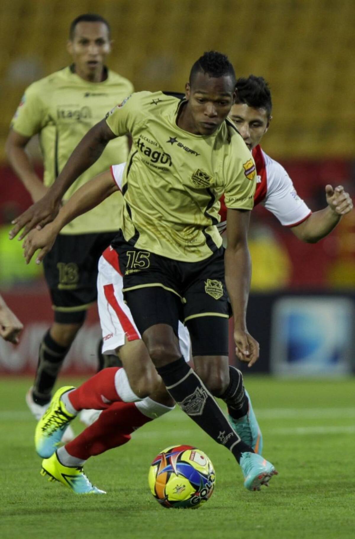 Itagüí empezó ganando pero Santa Fe supo remontar y ganar en casa.