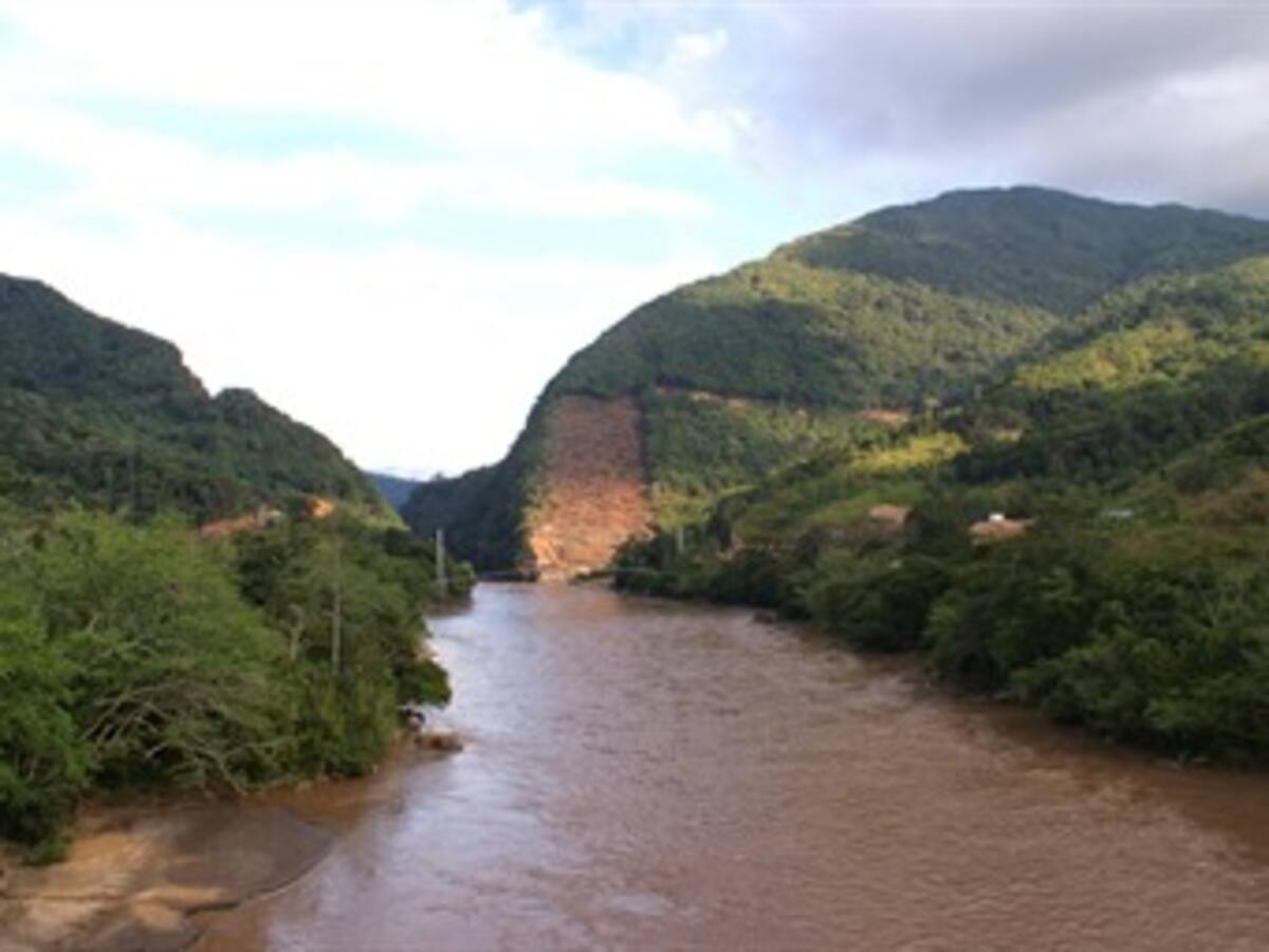 Mueren madre e hijos ahogados por creciente de una quebrada en Sogamoso, Boyacá