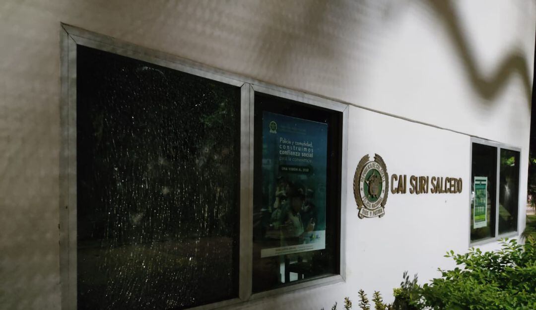 CAI Suri Salcedo vandilizado durante las protestas.