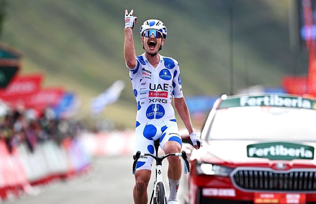 Jay Vine celebrando su segundo triunfo de la Vuelta España /Getty Images