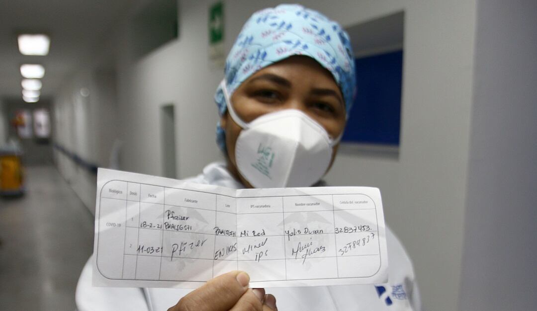 Liseidis Pérez, primera persona en recibir las dos dosis de la vacuna en Barranquilla