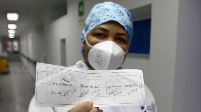Liseidis Pérez, primera persona en recibir las dos dosis de la vacuna en Barranquilla