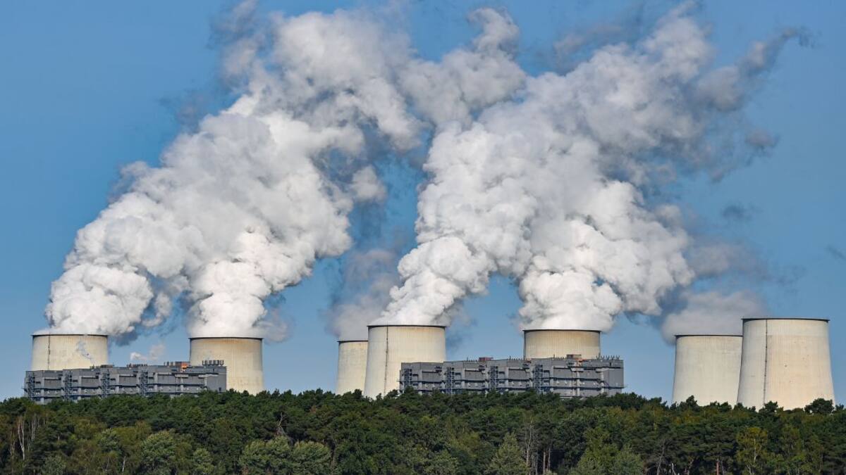 Agencia de Energía alerta que no se cumplirá meta de cero emisiones en 2050