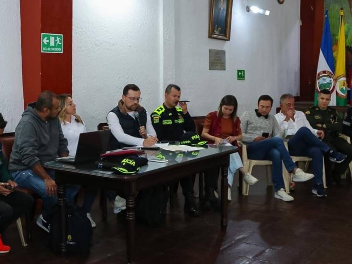 Volcán Nevado del Ruiz: movimientos sísmicos están cada vez más cerca del cráter