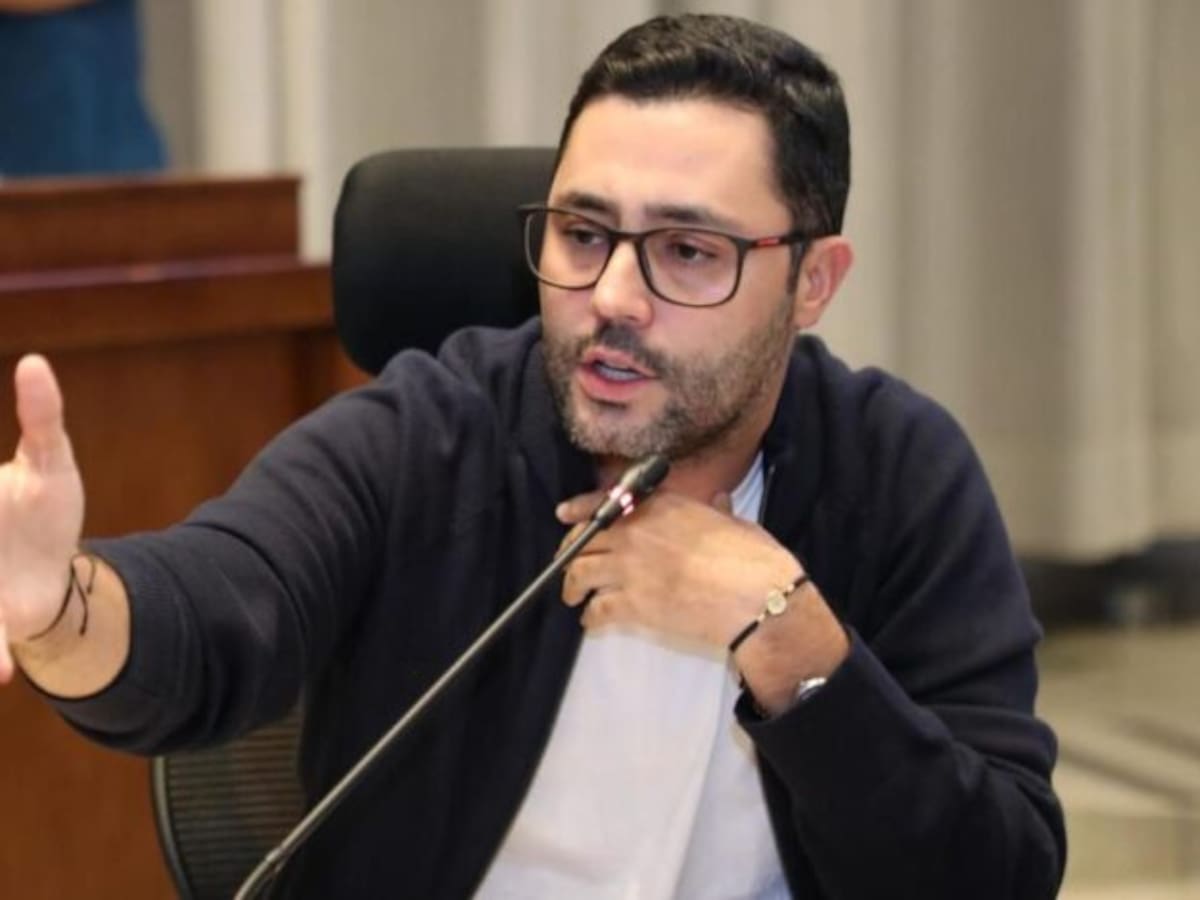 Sebastián López renuncia al Concejo de Medellín y proyecta candidatura a la Alcaldía