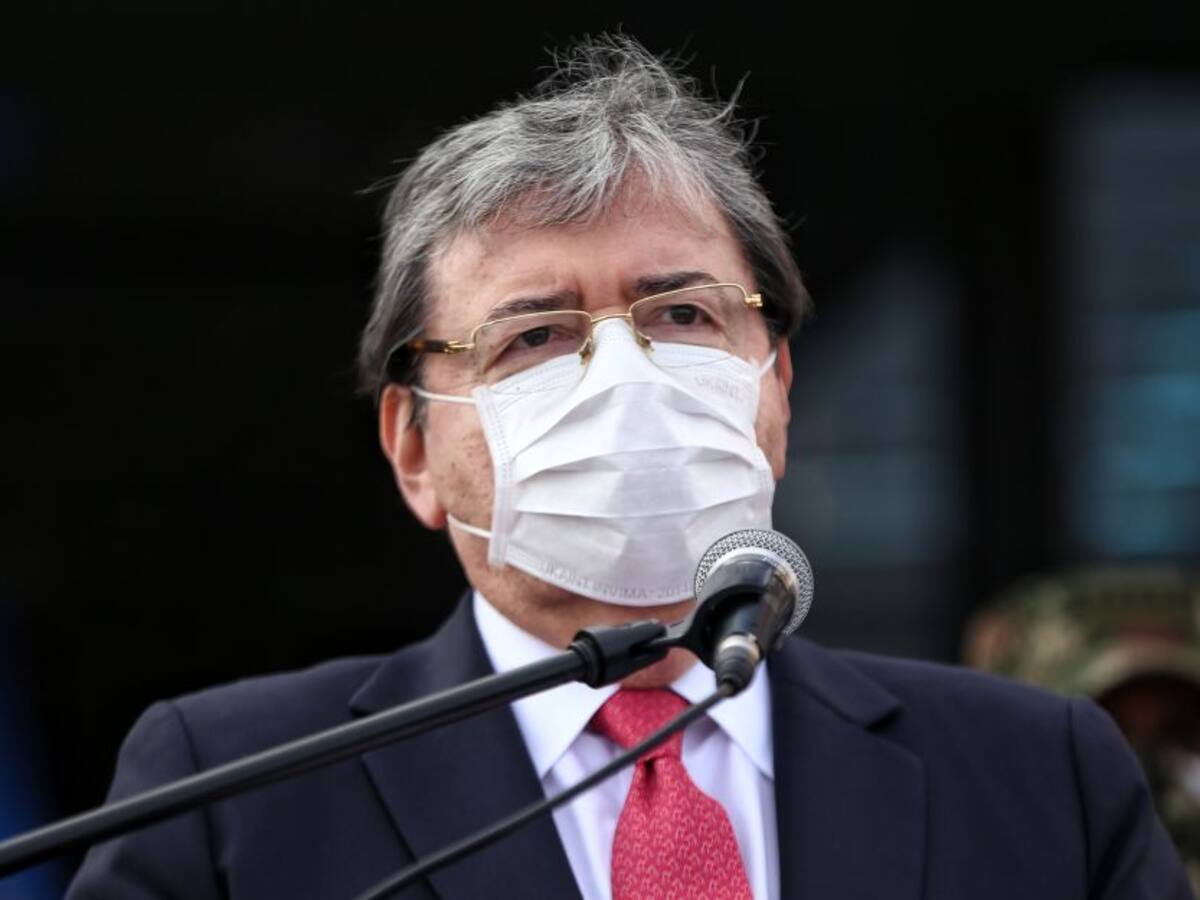 Críticas MinDefensa por inasistencia presencial a debate de abuso policial