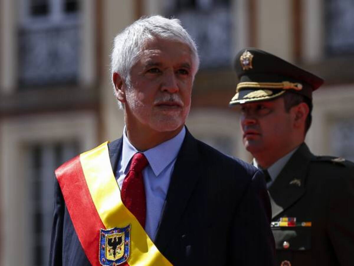 Análisis de las primeras decisiones del alcalde Peñalosa