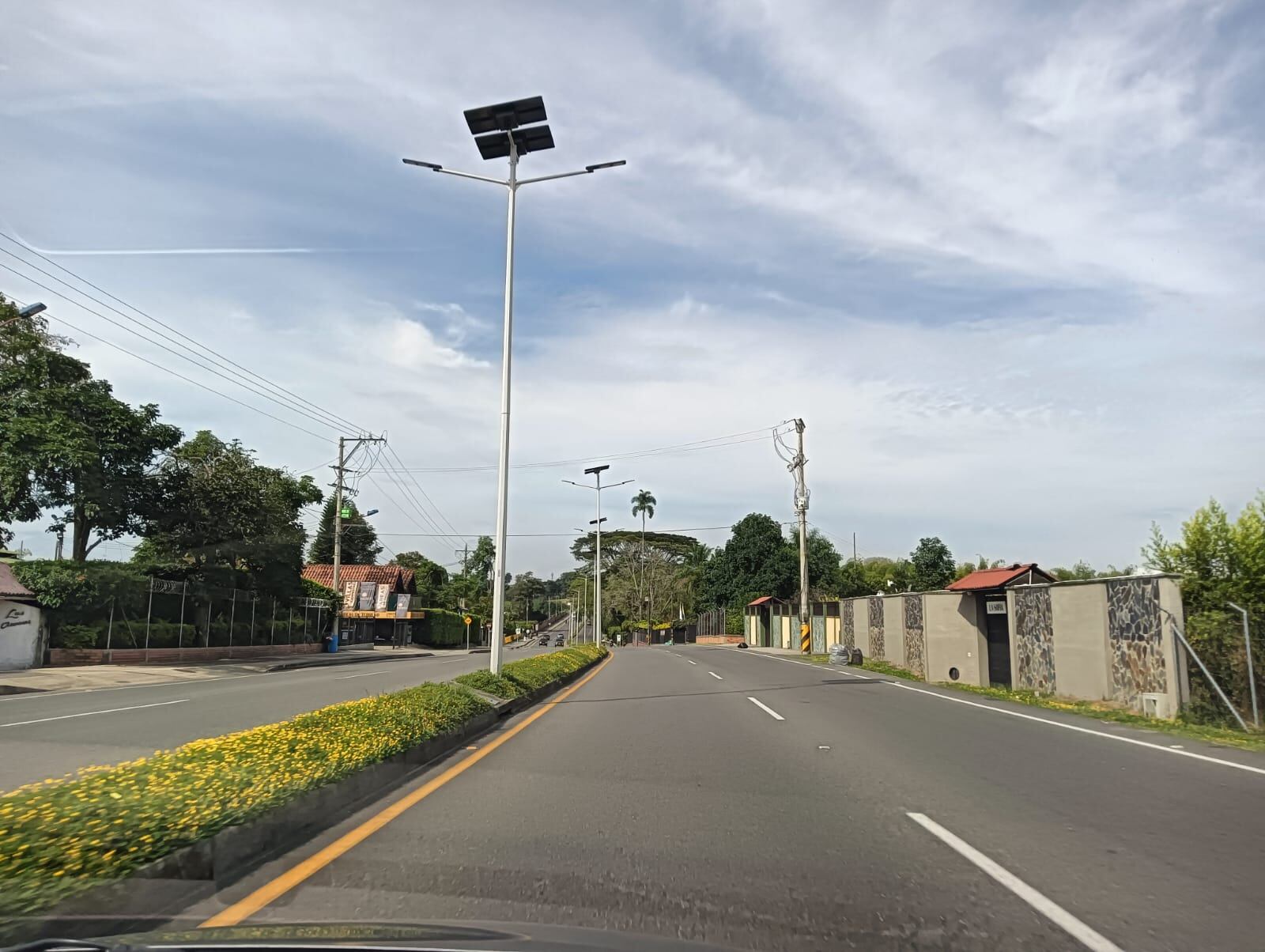 Hermosos paisajes del Quindío doble calzada entre Armenia y el club campestre. Foto: Adrián Trejos