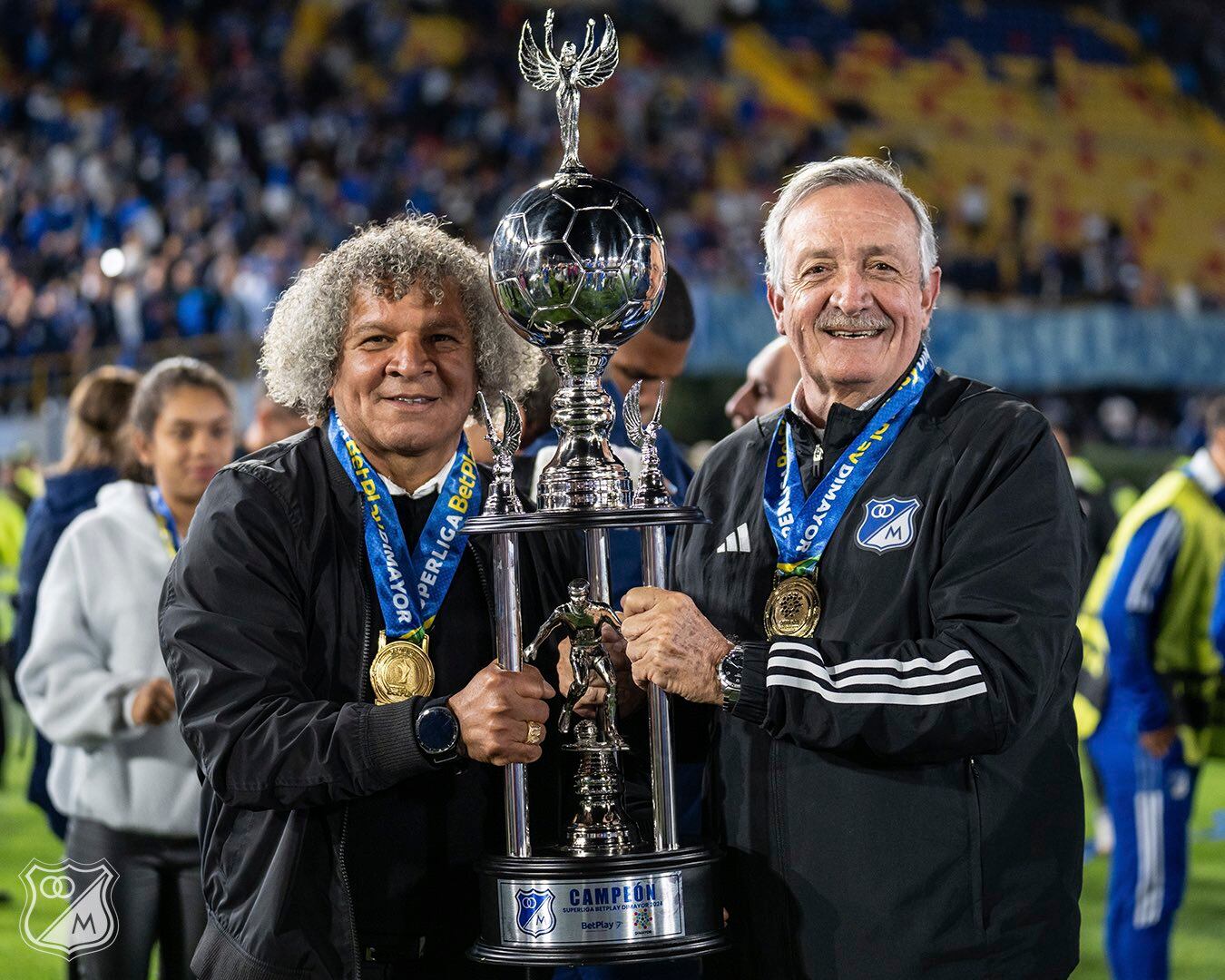 Alberto Gamero y Enrique Camacho, técnico y presidente de Millonarios / Twitter: @MillosFCoficial.