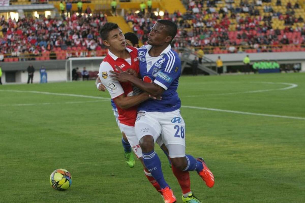 Santa Fe y Millonarios volvieron a empatar sin goles en el segundo clásico del torneo finalización. Santa Fe terminó jugó con diez hombres durante 66 minutos por la expulsión de Silvio González.