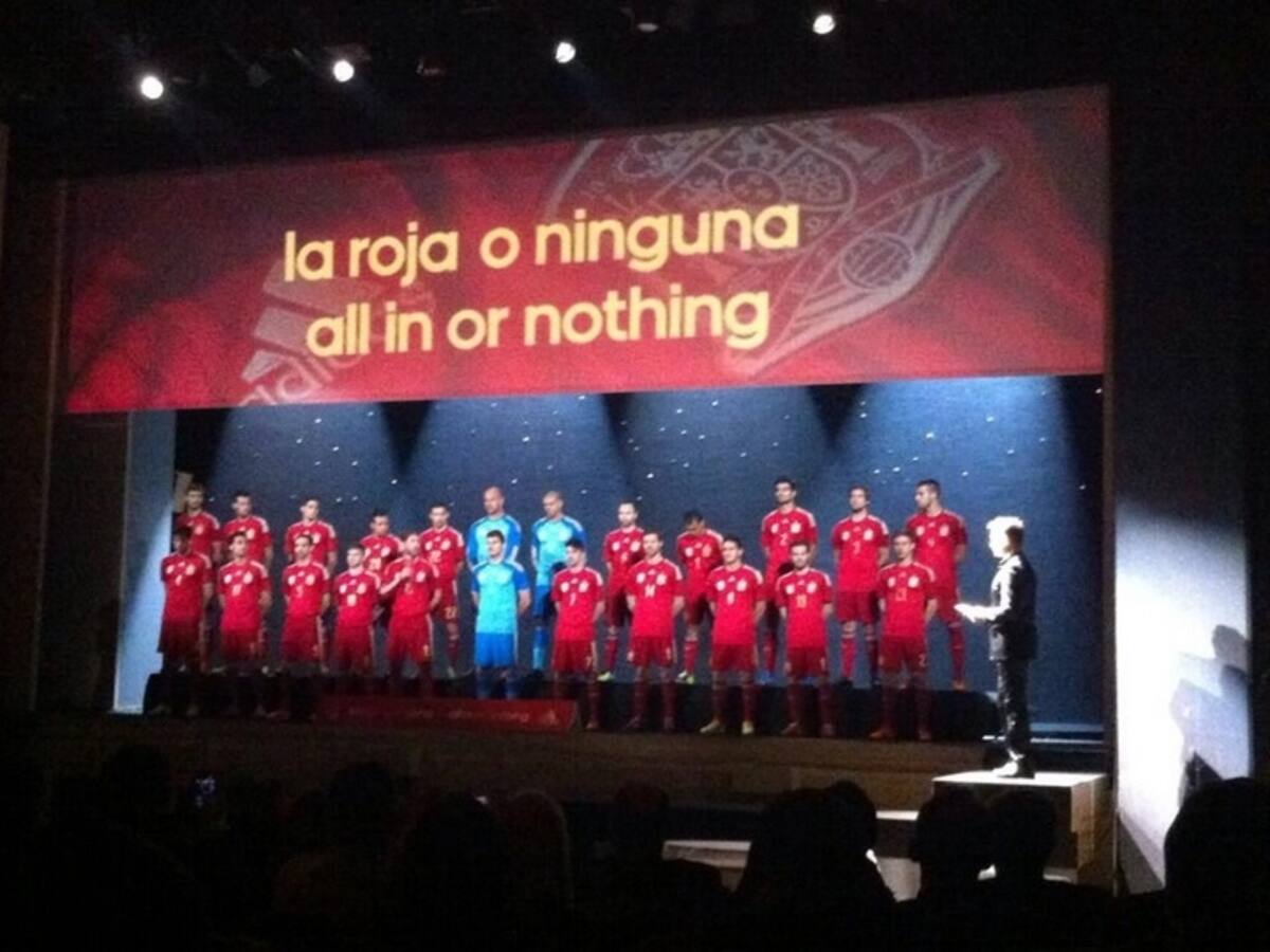 España presentó su uniforme para Brasil 2014