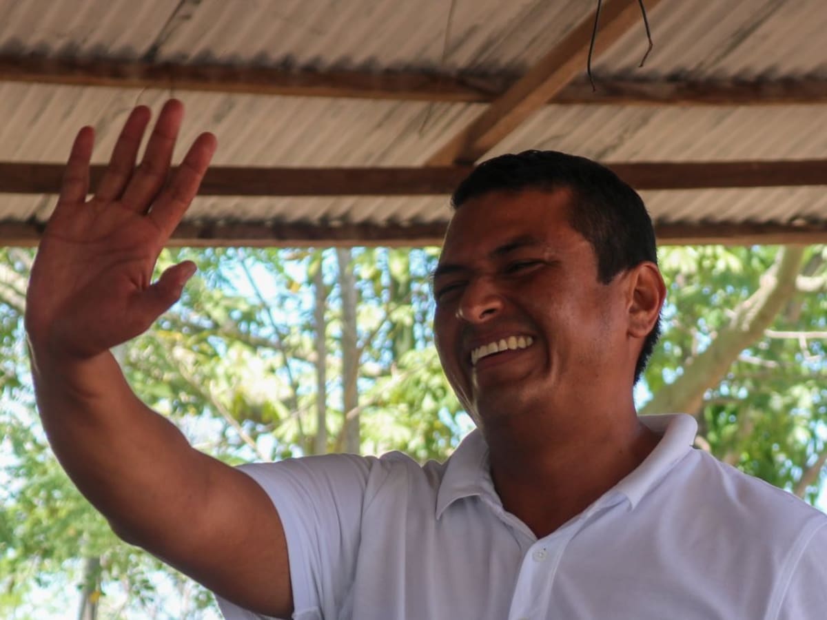 Aparentemente “borracho” y airado, alcalde de El Banco le gritó “ahogado” a un político