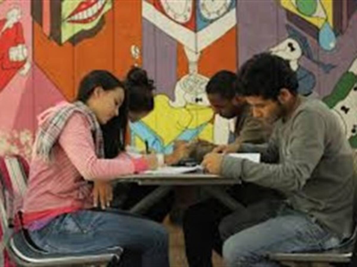 Por ley mejores estudiantes de universidades públicas tendrán derecho a post grado