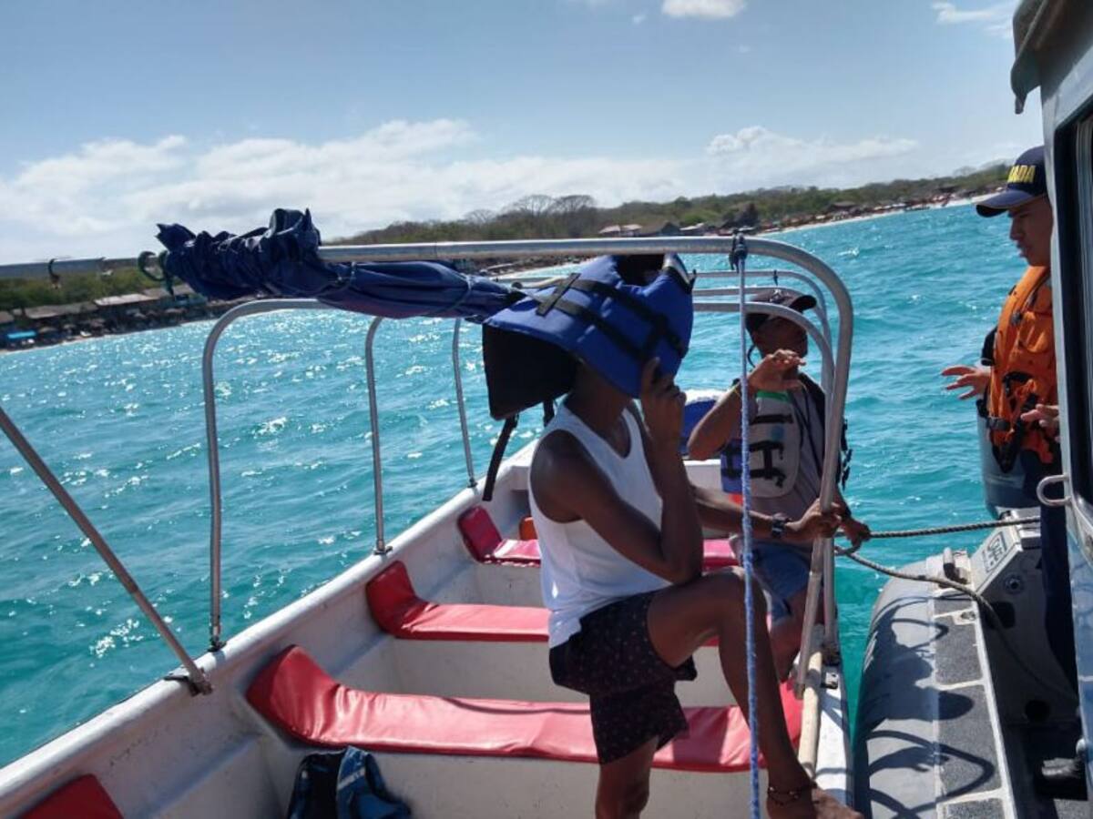 Inmovilizan embarcación por violar normas de seguridad en Playa Blanca