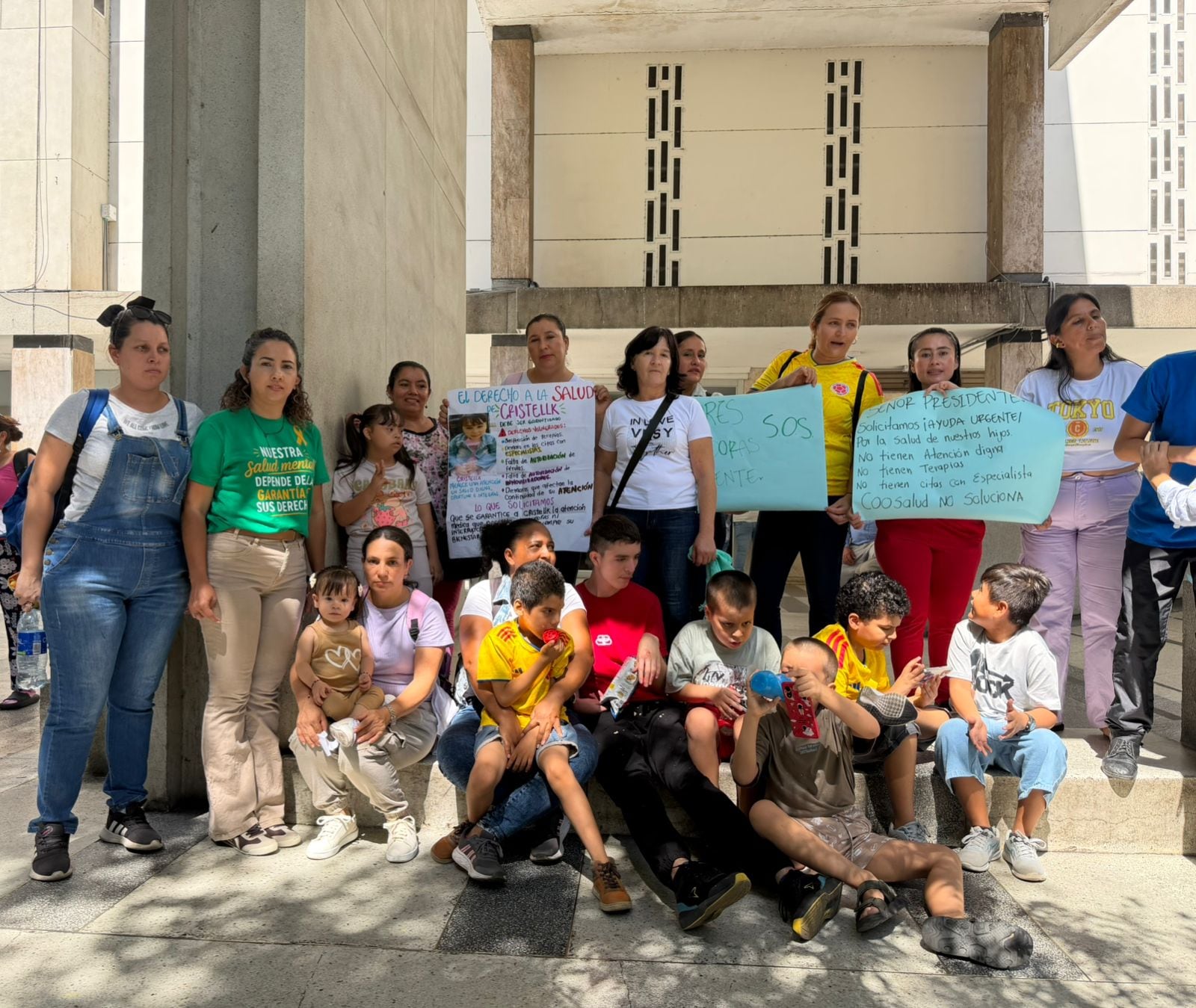 Madres denuncian suspensión de terapias para 160 niños en Cúcuta. / Foto: Ana María Rueda.