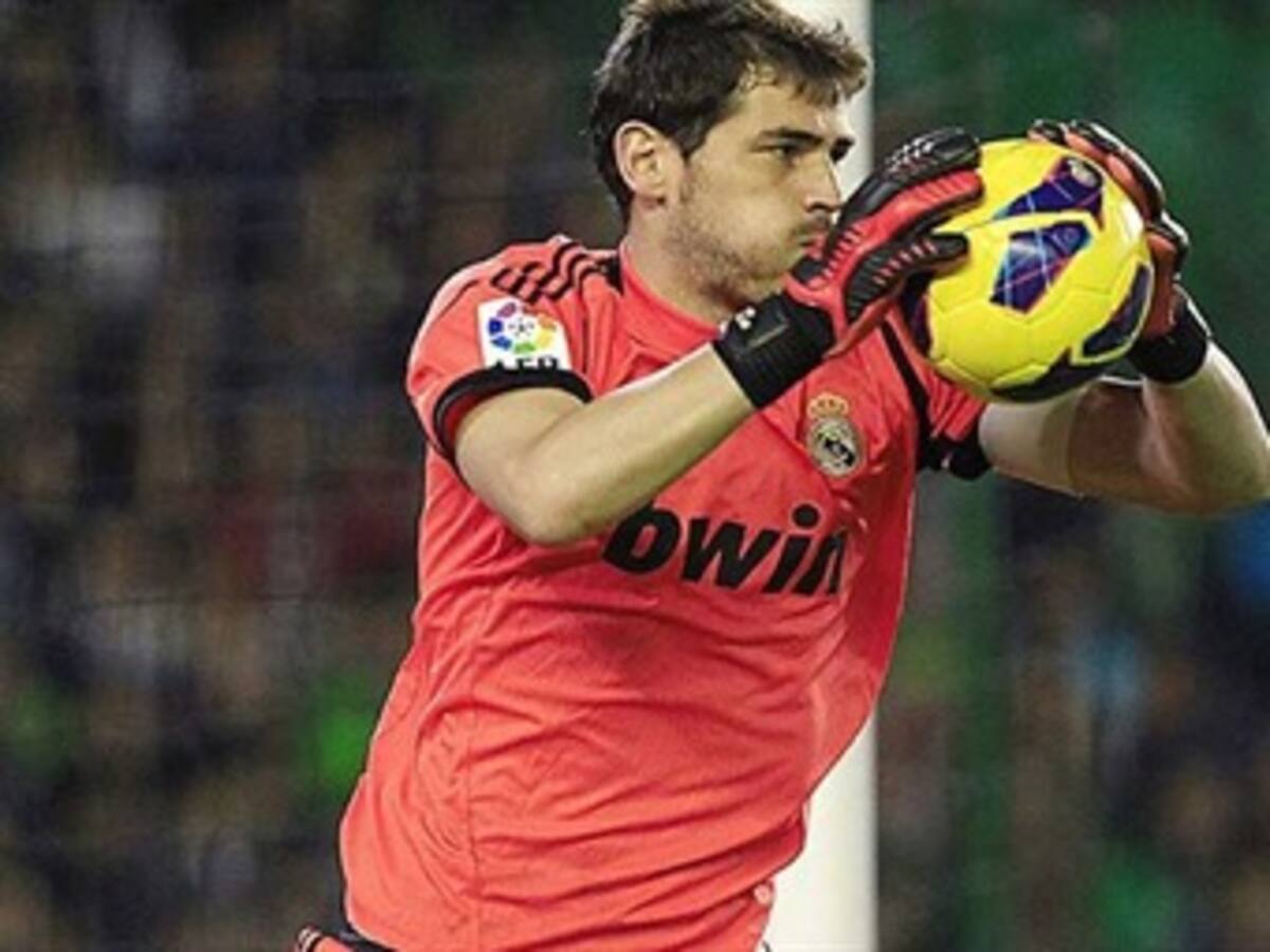 Casillas y Valdés, preseleccionados para el mejor once FIFA 2013