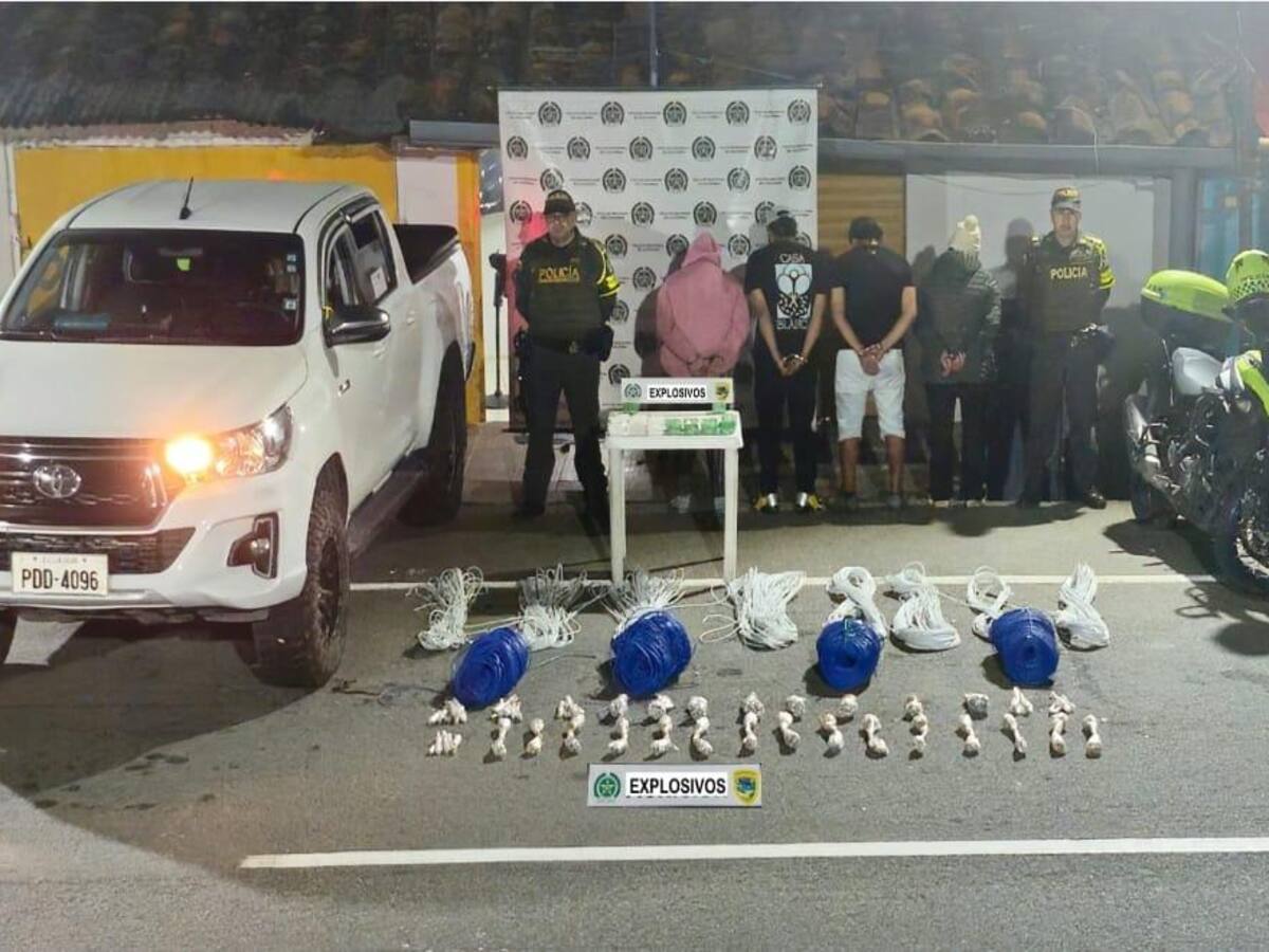 Interceptan vehículo ecuatoriano con 3 mil 500 detonadores en el norte del Valle