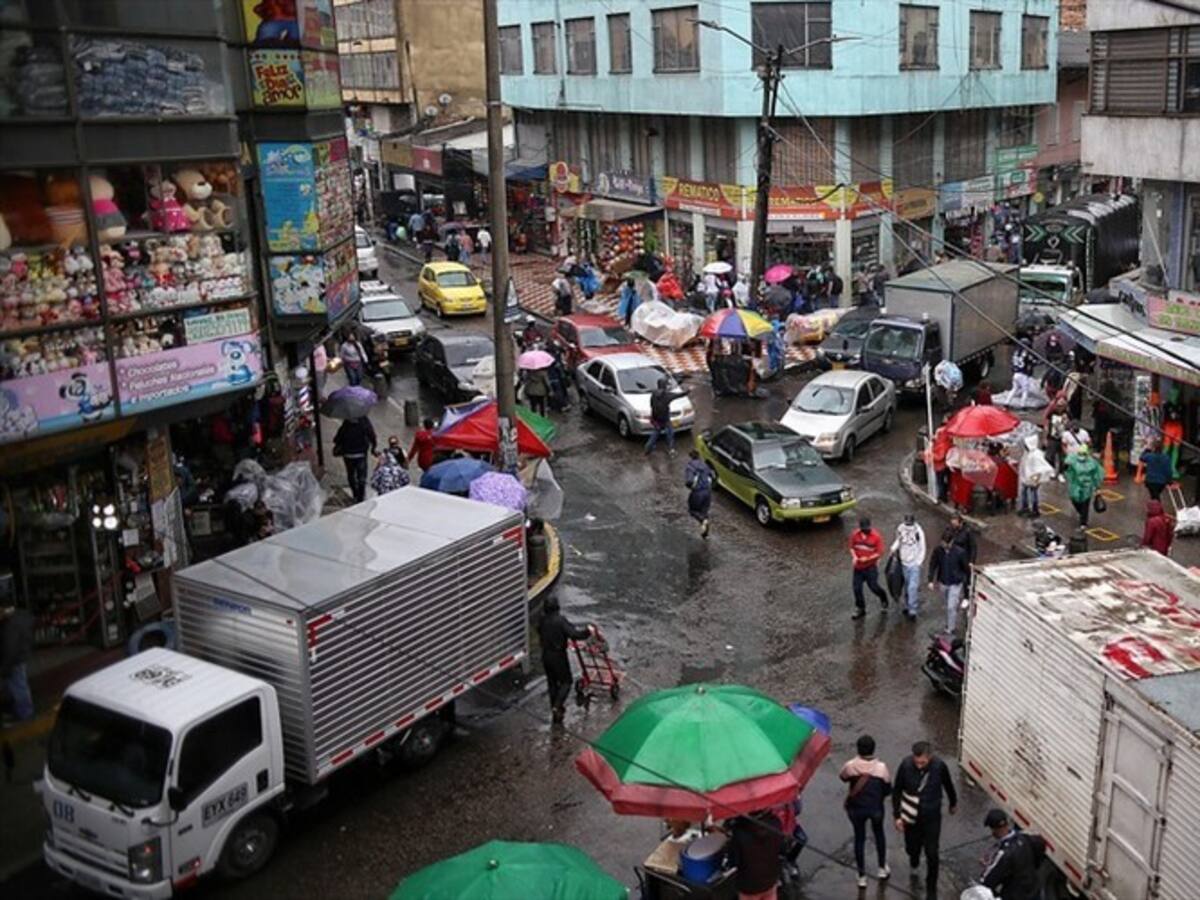 A vendedores infórmales les estarían cobrando por el espacio público en el centro