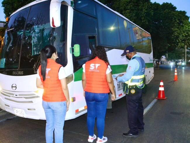 DATT y Superintendencia de Transporte hacen paradas técnicas al transporte escolar
