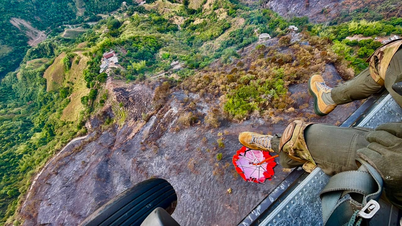 Controles de incendios en Antioquia desde el aire. Cortesía: Fuerza Aeroespacial - CACOM 5