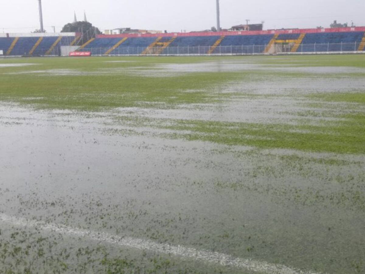 En imágenes: Lluvia afectó juegos de la Liga Águila