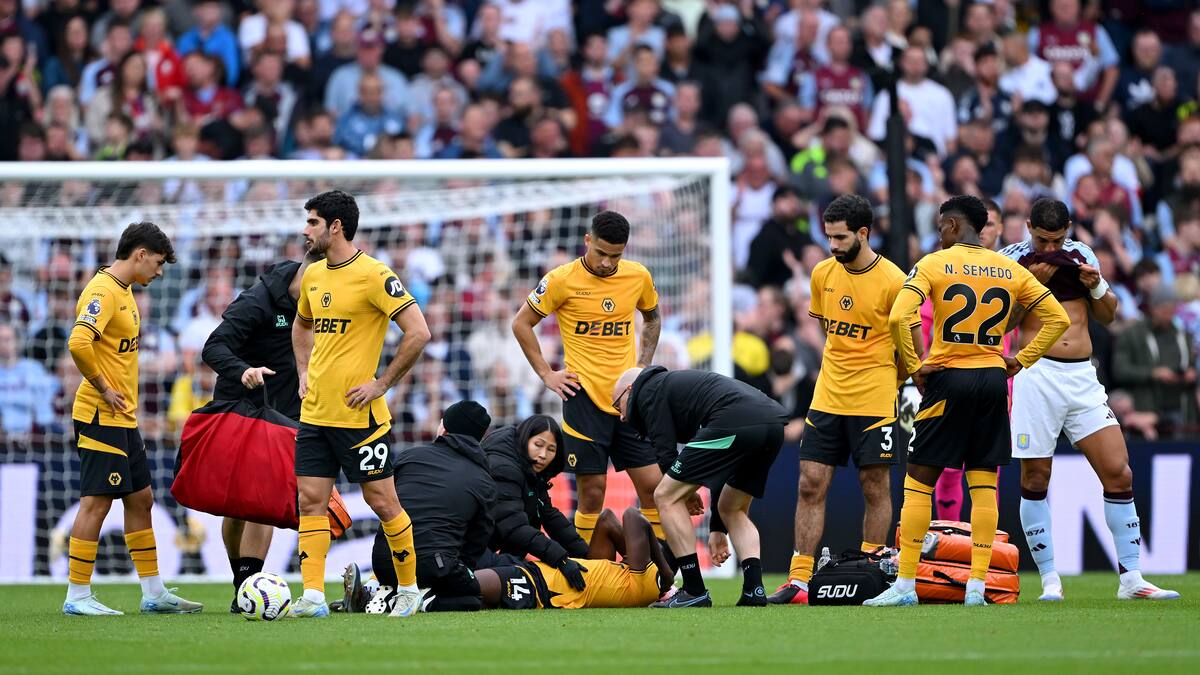 Alerta en la Selección Colombia: Yerson Mosquera se retiró lesionado con el Wolverhampton