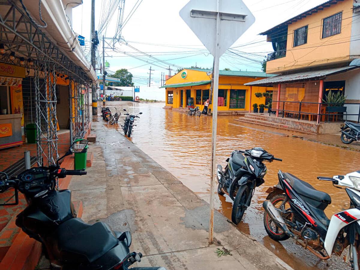 Debido a las fuertes lluvias varias zonas reportan inundaciones en El Bagre, Antioquia