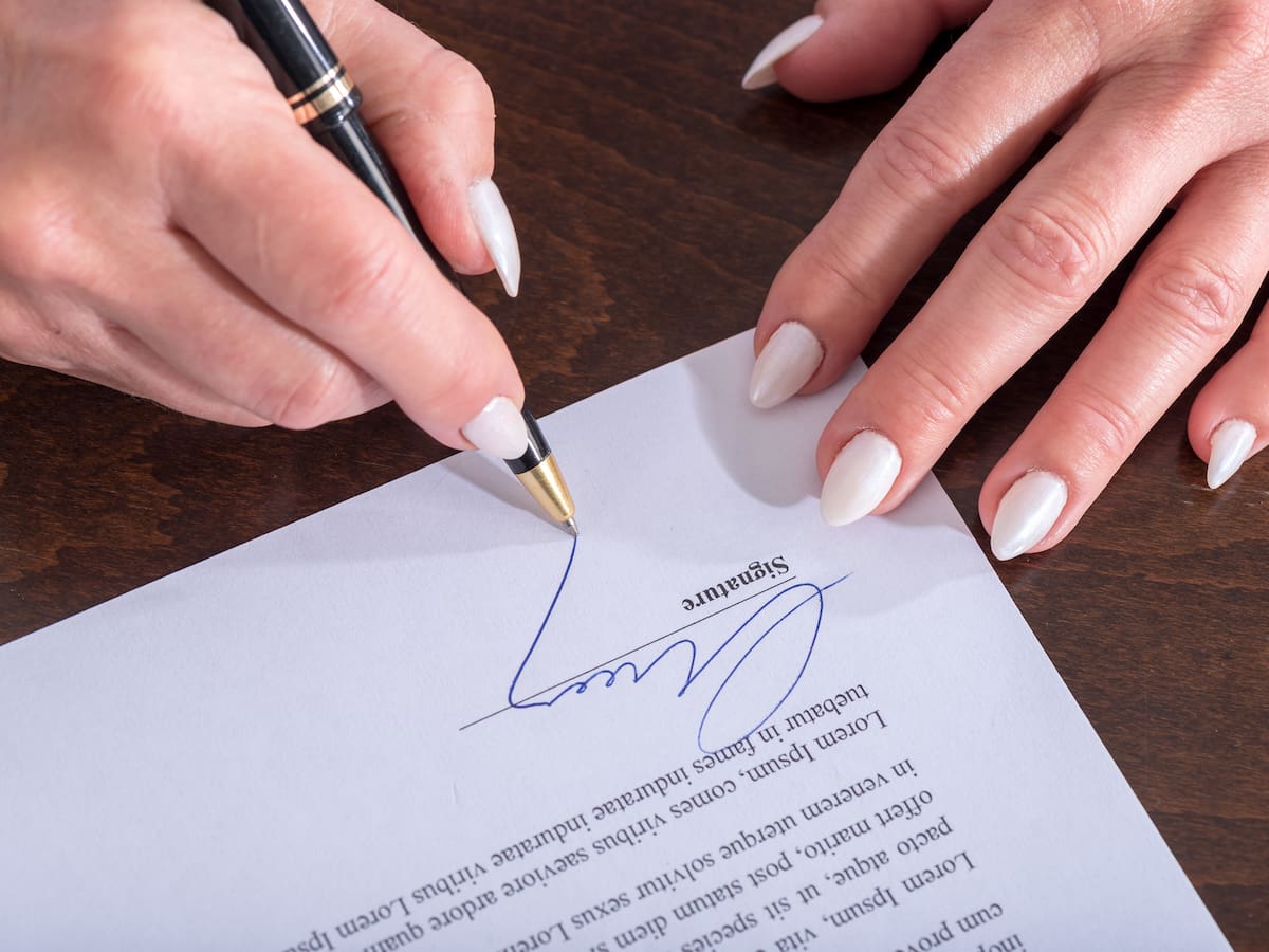 ¿Bueno o malo? Personalidad de alguien que hace la firma ilegible, según la grafología