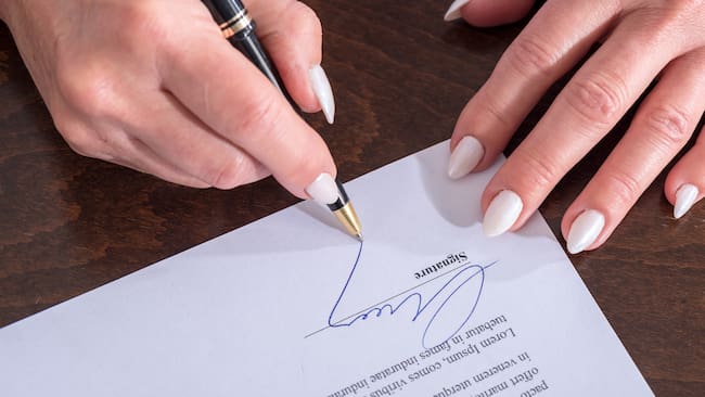 Firma ilegible según la grafología