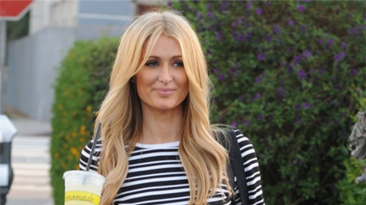 Paris Hilton presume de su piercing