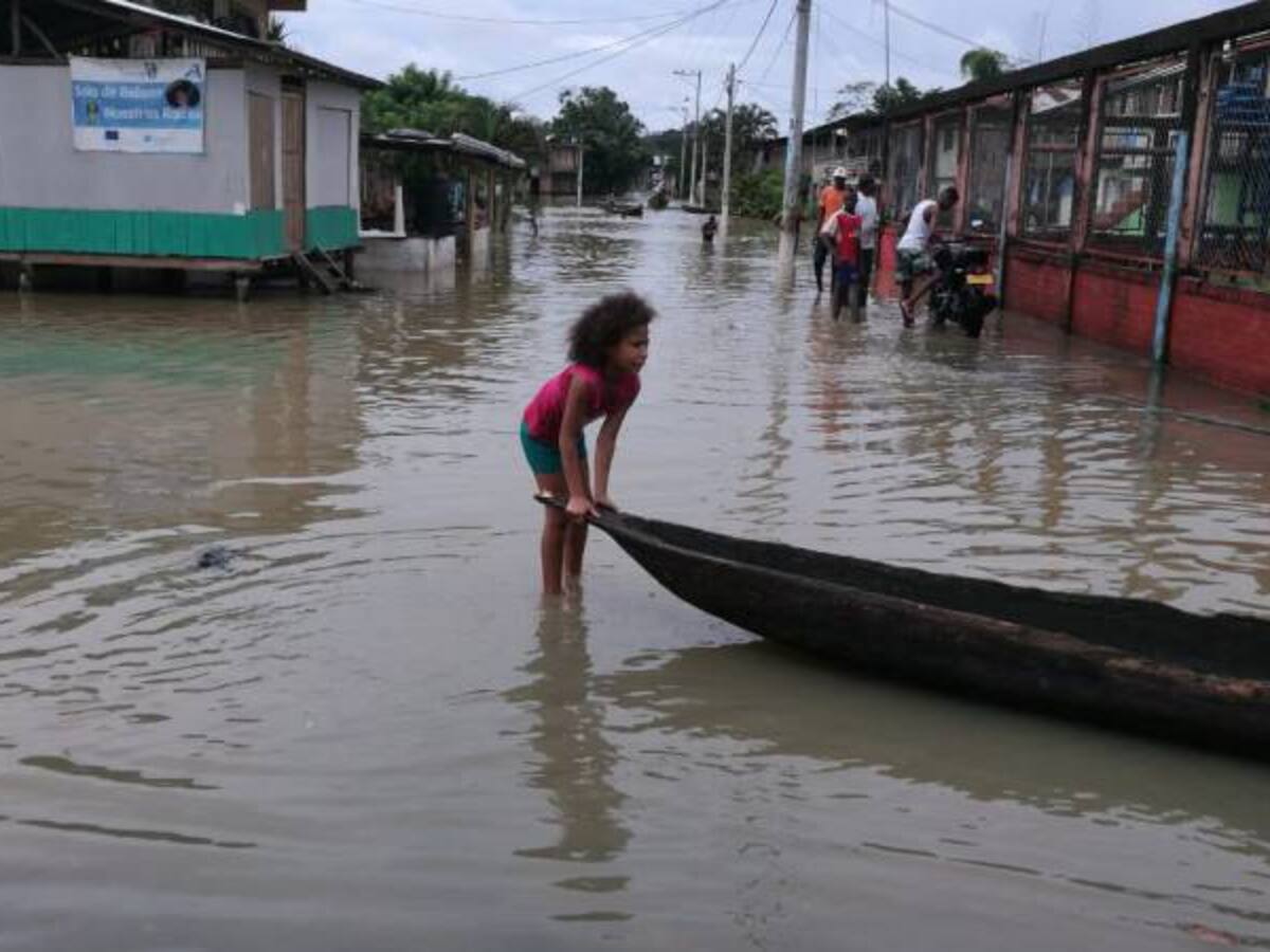 Se agrava derrame de crudo en Nariño por desbordamiento de río Caunapi
