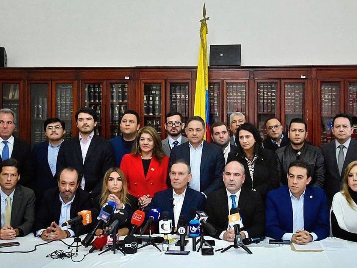 Nueve partidos anuncian que desconocen a Petro como garante de elecciones y acudirán ante procurador