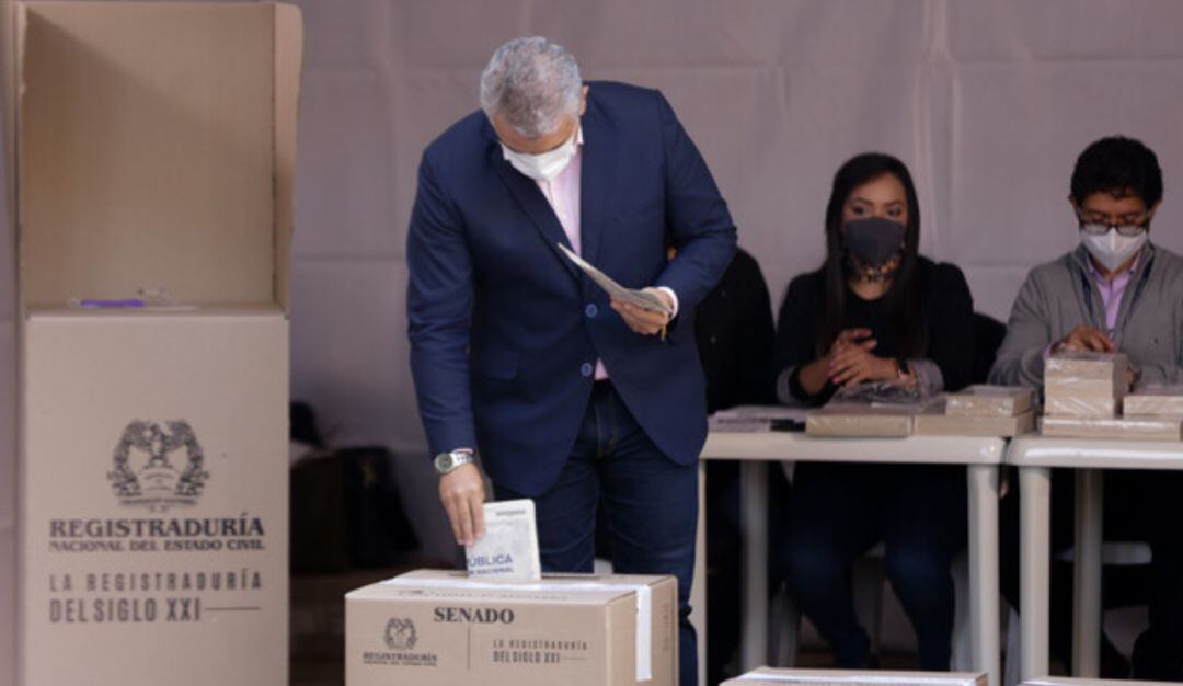 Iván Duque votando este 13 de marzo. 
