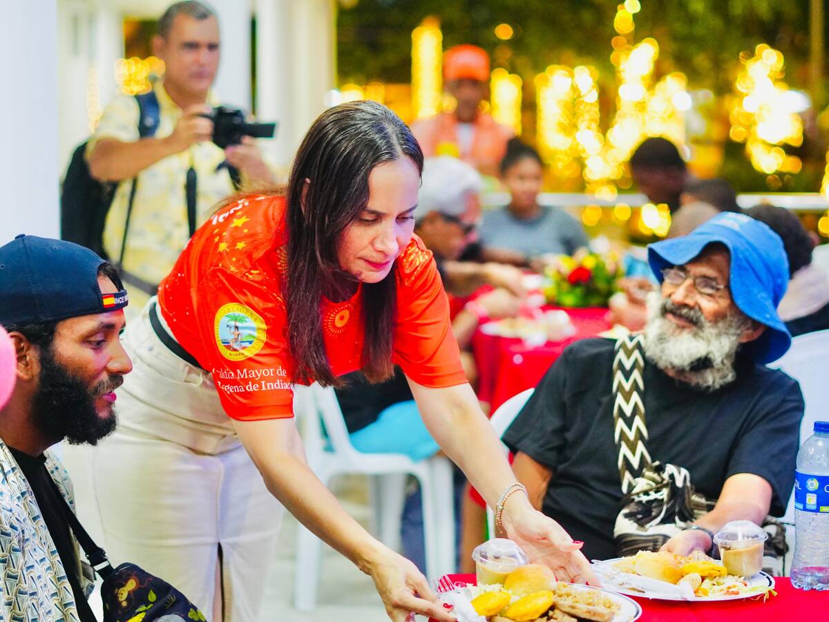 100 habitantes de calle de Cartagena disfrutaron de una cena navideña