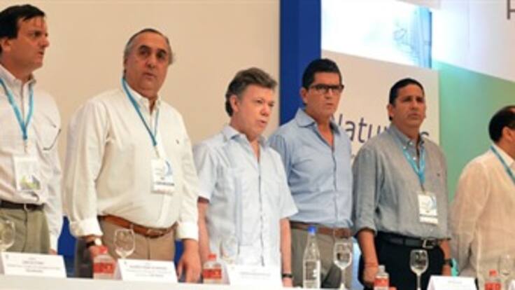 Santos anuncia decreto para exonerar a empresas de pago de gas