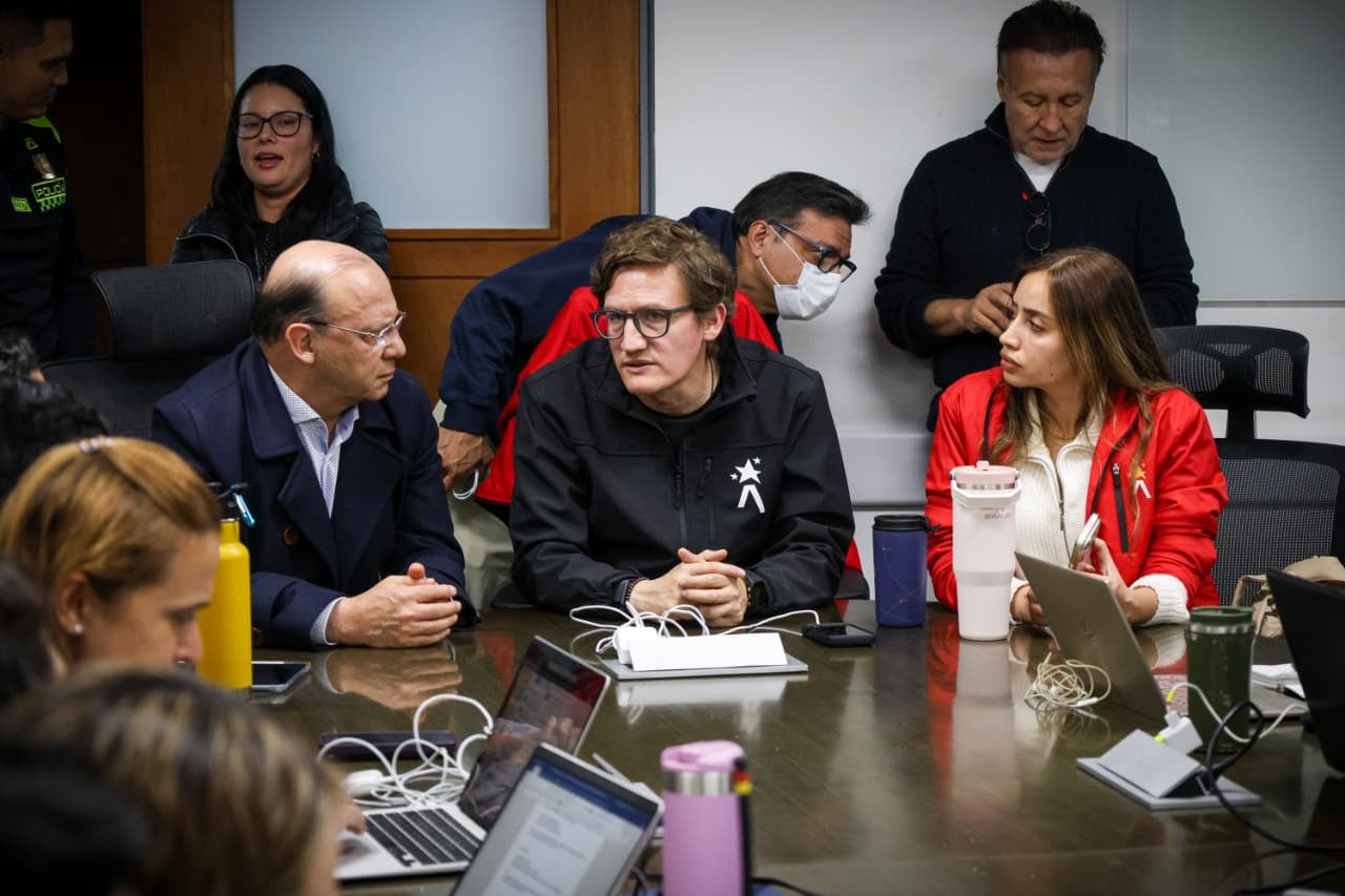 Gustavo Quintero, secretario de Gobierno de Bogotá, lidera el seguimiento permanente desde el PMU Electoral. Foto: Secretaría de Gobierno de Bogotá