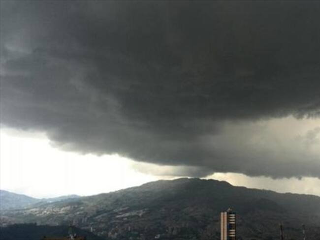 Medellín reporta tres veces al año fenómeno de lluvia ácida