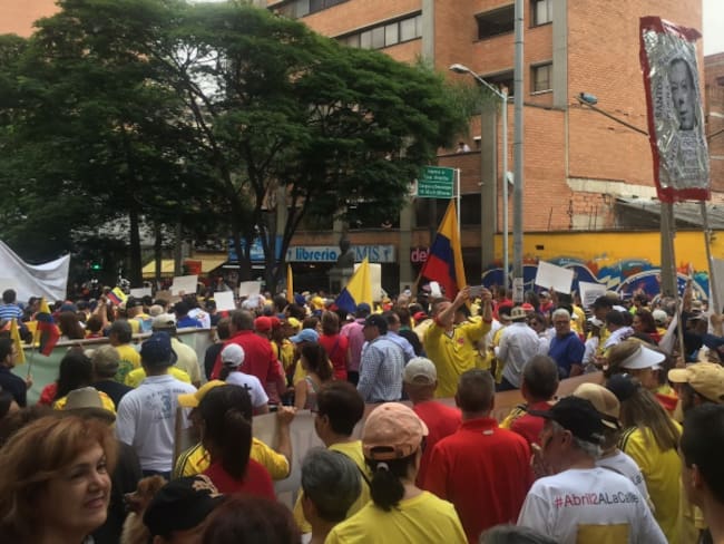 [Fotos] Reportan asistencia total de 55 mil personas a marcha uribista
