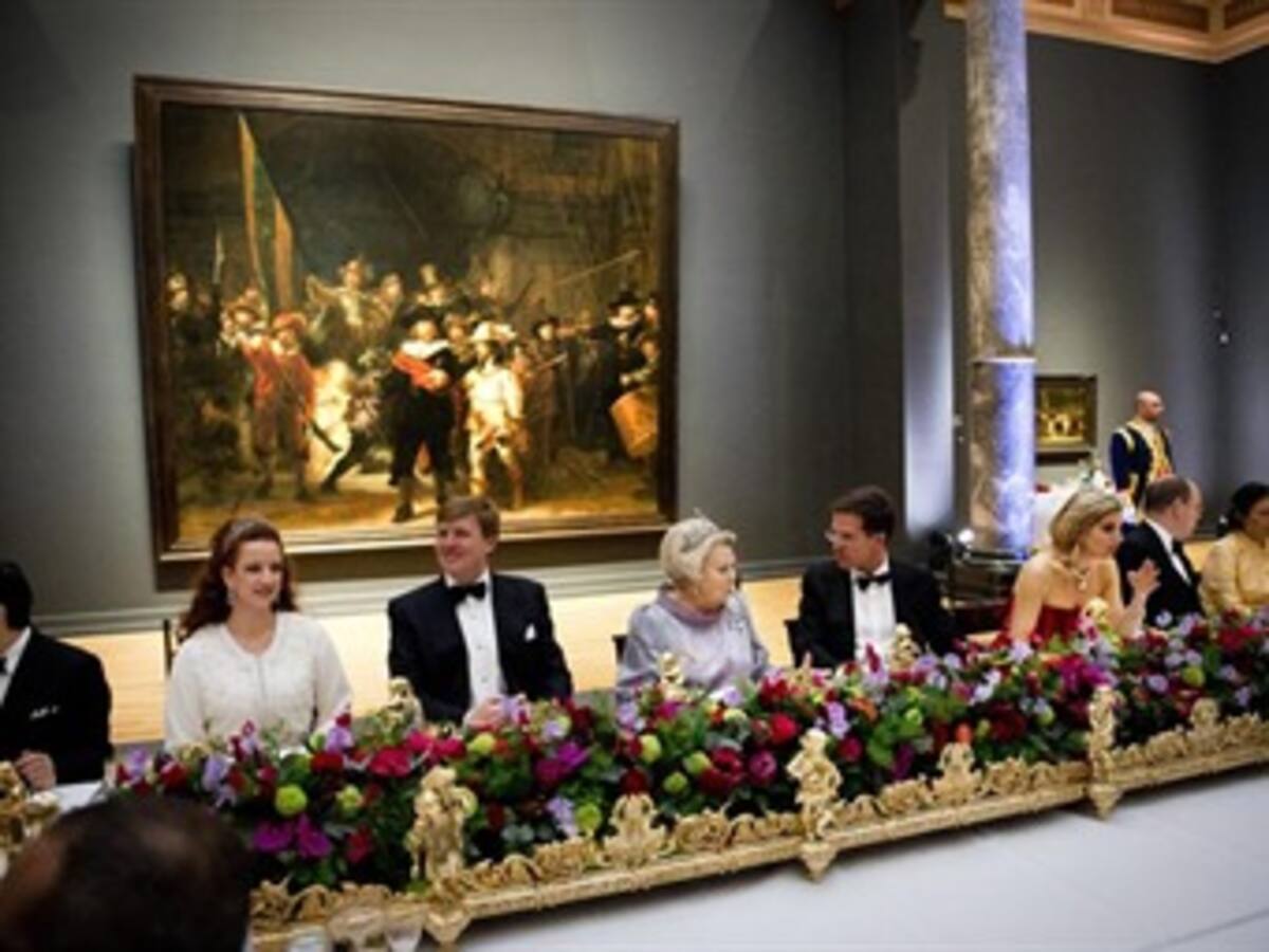 Beatriz de Holanda cierra su reinado de 33 años con una cena de gala